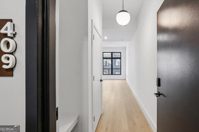 Building Photo - 567 Ponce De Leon Ave NE