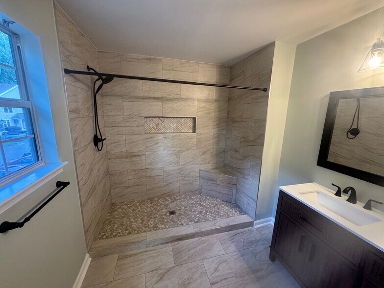 Building Photo - 712 Sailfish Quay