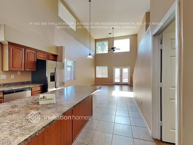 Building Photo - 1441 E Thornton Ave