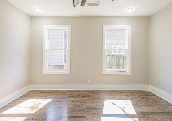 Building Photo - 1395 Beatie Ave SW