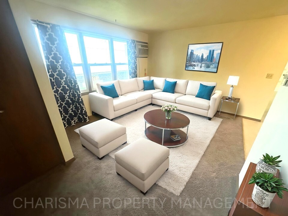 Building Photo - 513 N Main Ave