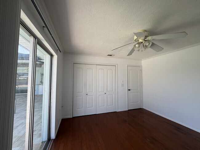 Building Photo - 1725 N Gondola Ct