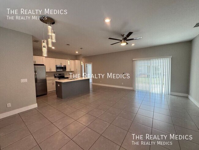 Building Photo - 310 Drum Ct