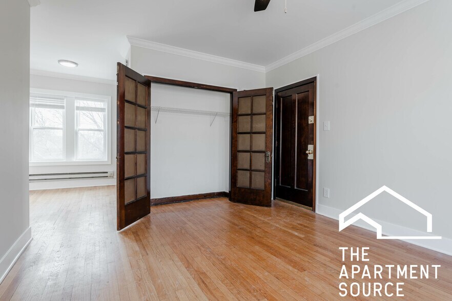 Building Photo - 3814 N Greenview Ave
