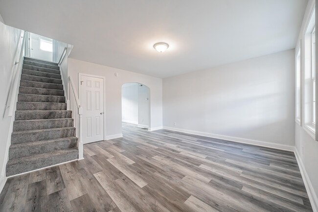 Primary Photo - 1435 Dartmouth Ave
