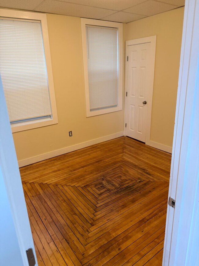 Building Photo - Carter Realty Trust - 9 Fifth