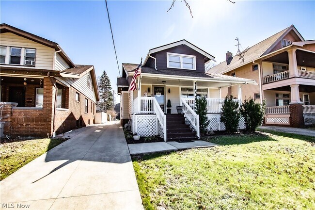 Building Photo - 10903 Parkhurst Dr