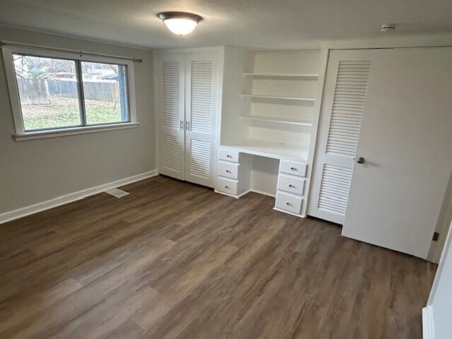 Building Photo - 810 Mc Connell St