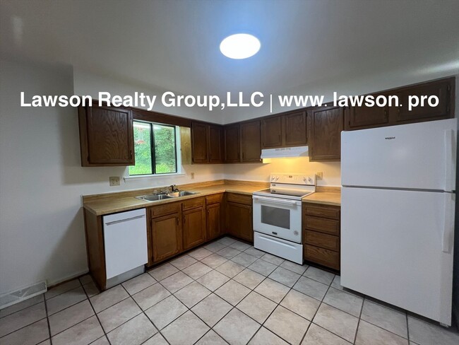 Building Photo - Charming and Clean- Hollins Three Bedroom ...