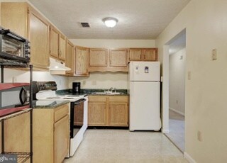 Building Photo - 245 Brandy Ct