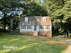 Building Photo - 732 Luxbury Rd