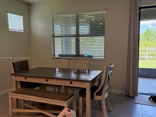 Building Photo - 571 Old Country Rd S E