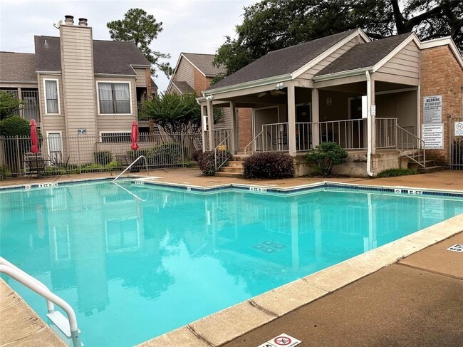 Building Photo - 6701 Sands Point Dr