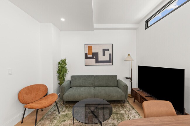 Building Photo - 19 St Marks Pl