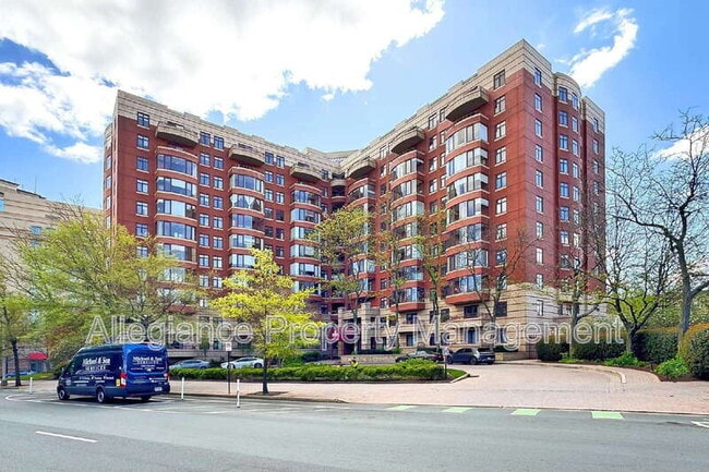 Building Photo - 2400 Clarendon Blvd