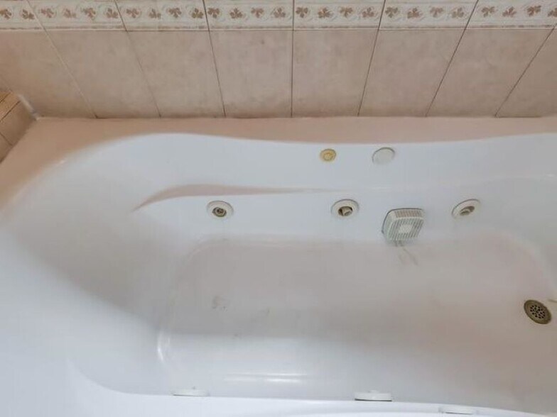 Building Photo - 700 S Ardmore Ave