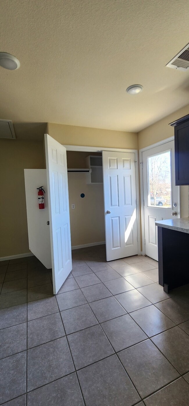 Building Photo - 8421 W 1st St