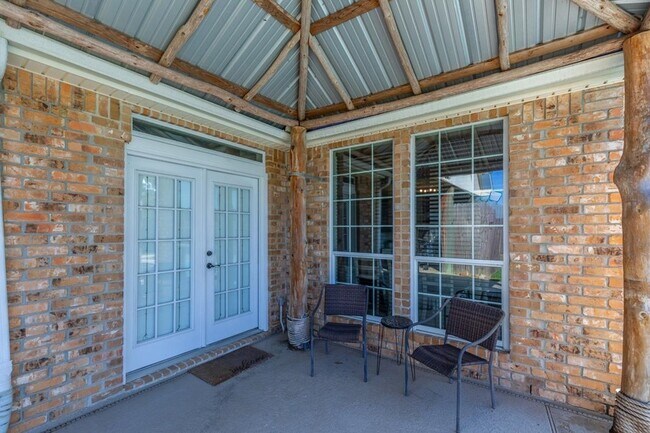 Building Photo - 665 Winchester Dr