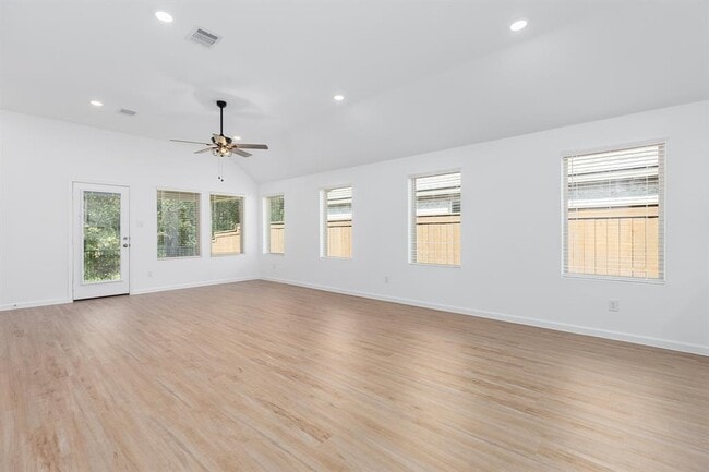 Building Photo - 28809 Mount Bonnell Dr