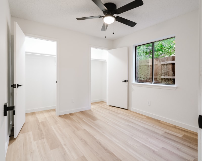 Building Photo - 301 Sheffield Dr