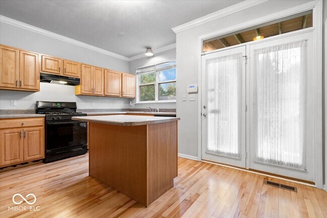 Building Photo - 2405 N Park Ave