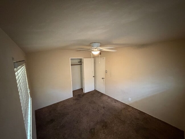 Building Photo - 4752 Crestview Dr