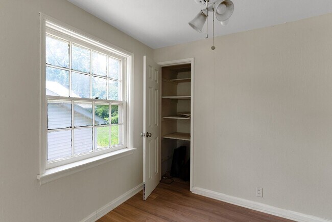 Building Photo - Charming 2BR House in Saint Louis