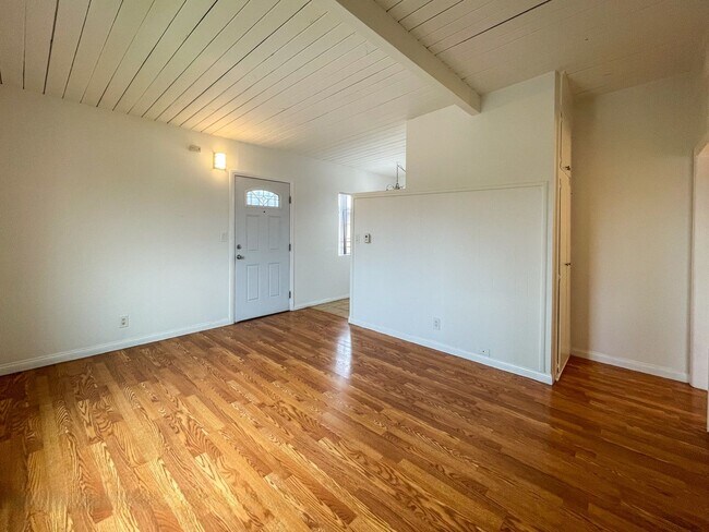 Interior Photo - 14830 Chadron Ave