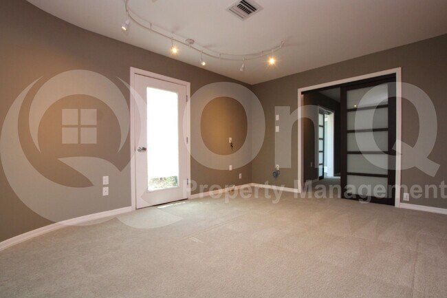 Building Photo - 5844 E Carefree Mountain Dr
