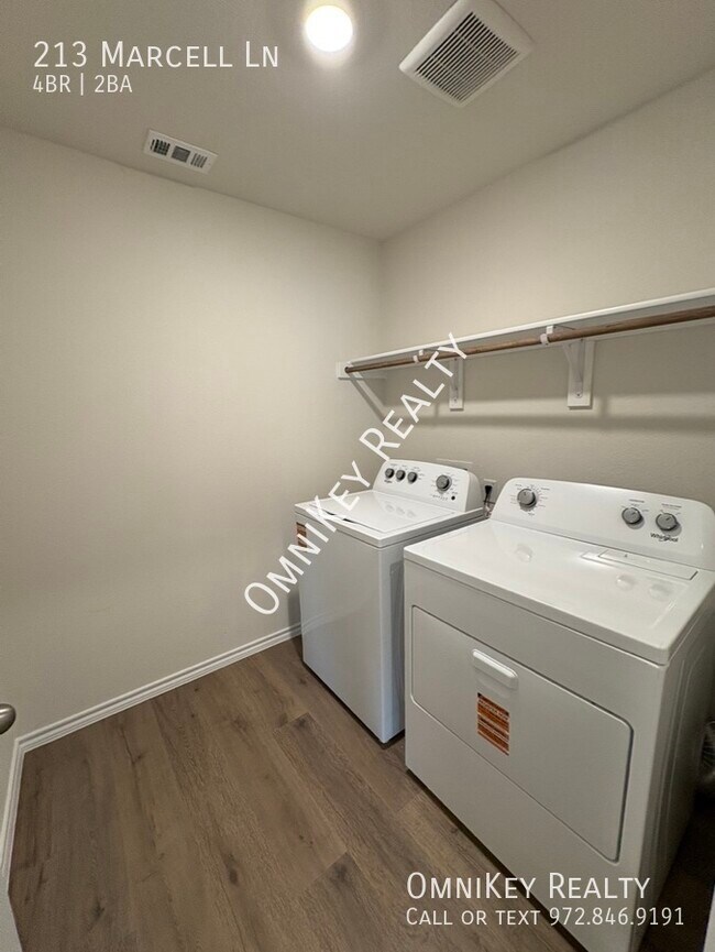 Building Photo - 213 Marcell Ln