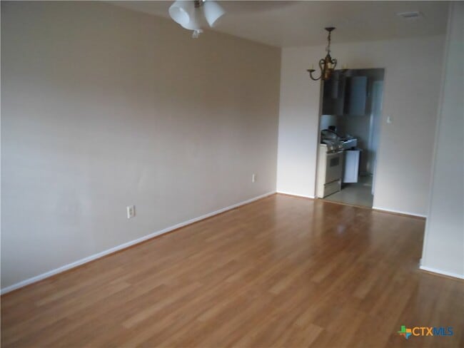 Building Photo - 333 Briarwood Dr