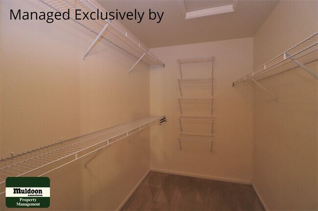 Building Photo - Northeast Pet Friendly Townhome!