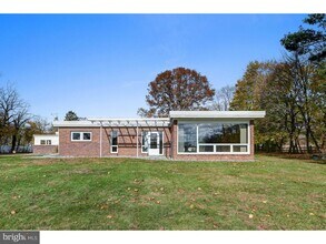 Building Photo - 181 Cranbury Rd