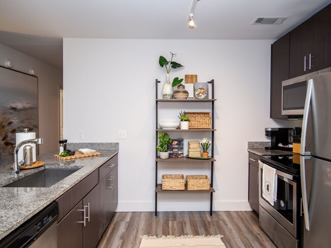 Building Photo - 3BD/3.5BA FOR RENT ON THE SQUARE