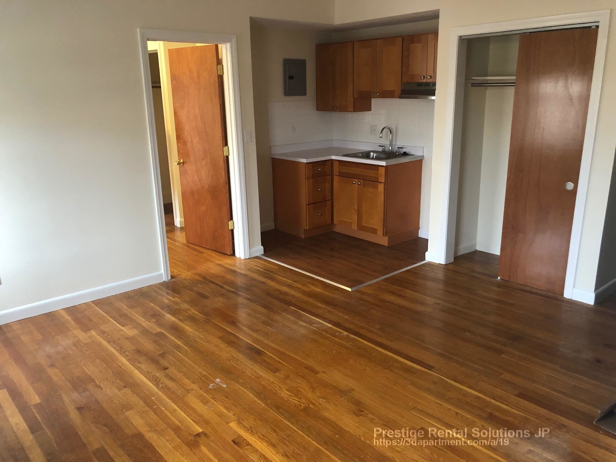 Building Photo - 164 N Beacon St