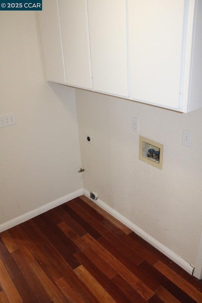 Building Photo - 247 Catalina Dr
