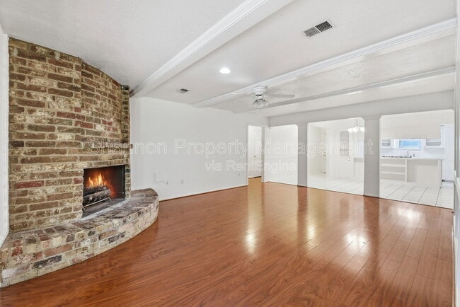 Building Photo - 2115 Oak Shores Dr