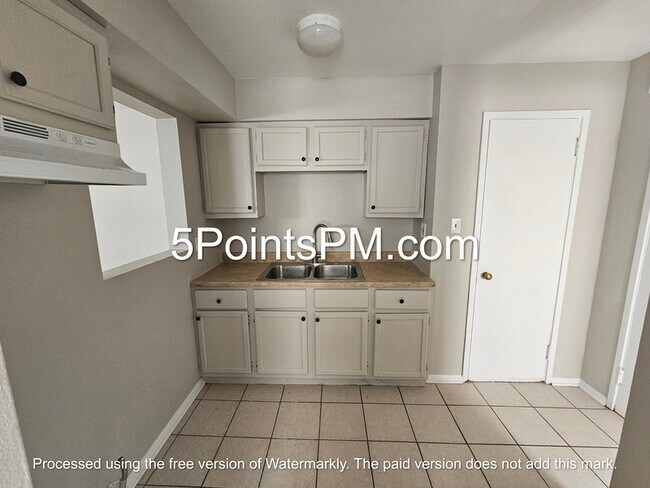 Building Photo - 4424 E 158th St