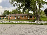 Building Photo - 1032 Springcrest St