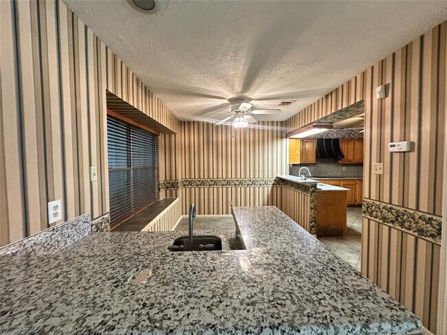 Building Photo - 3306 Kempwood Dr