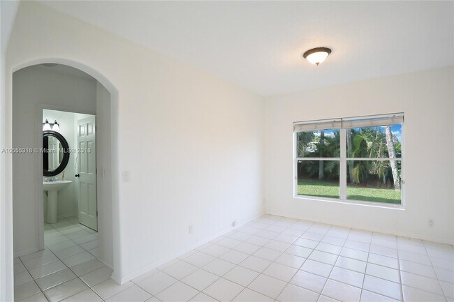 Building Photo - 7722 Hibiscus Ln