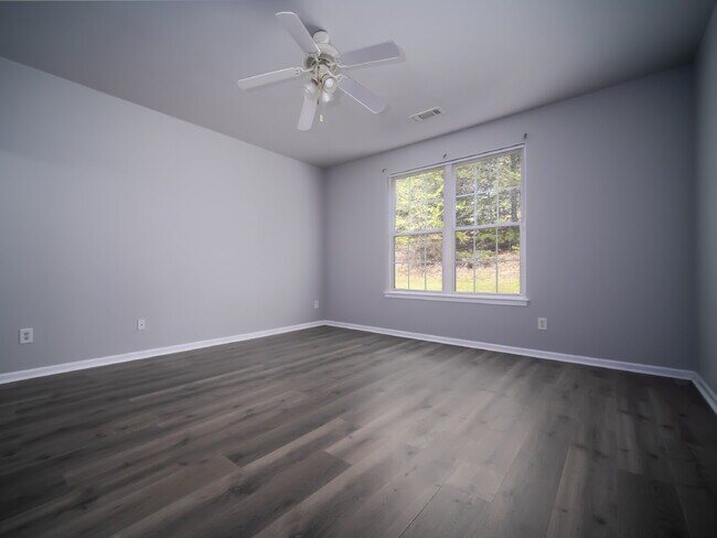 Building Photo - 1030 Boxelder Ln