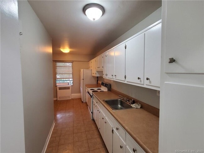 Building Photo - 80 Cartright St