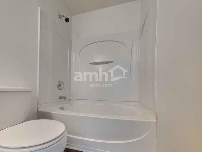 Building Photo - 6923 Babbling Brook Ln