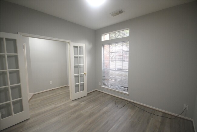 Building Photo - 1622 Regal Blue Ct