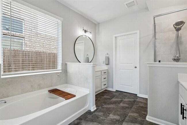 Building Photo - 112 Allora Pl