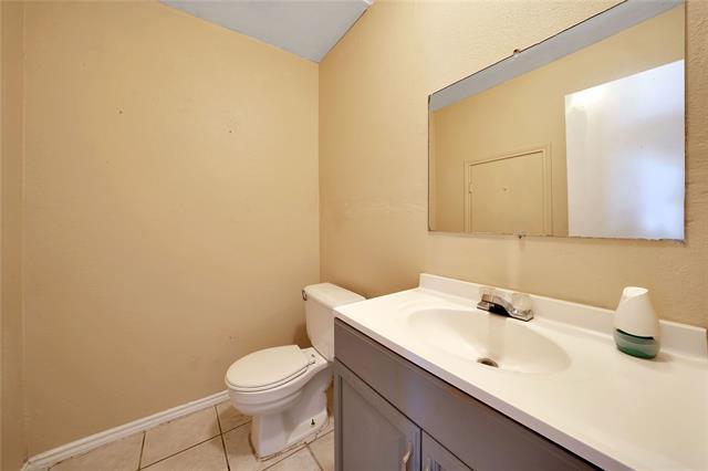 Building Photo - 201 S Las Vegas Trail