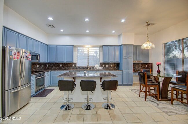 Building Photo - 218 E Sunburst Ln