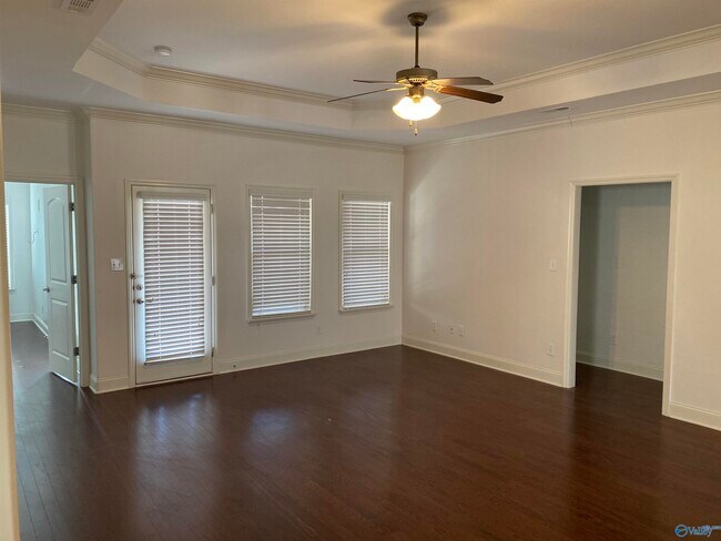 Building Photo - 3015 Hampstead Dr SE