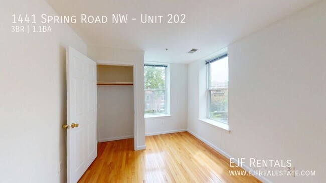 Building Photo - 1441 Spring Rd NW
